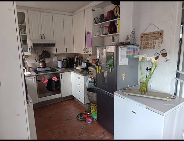 3 BEDROOM TOWNHOUSE FOR SALE IN SOUTH CREST